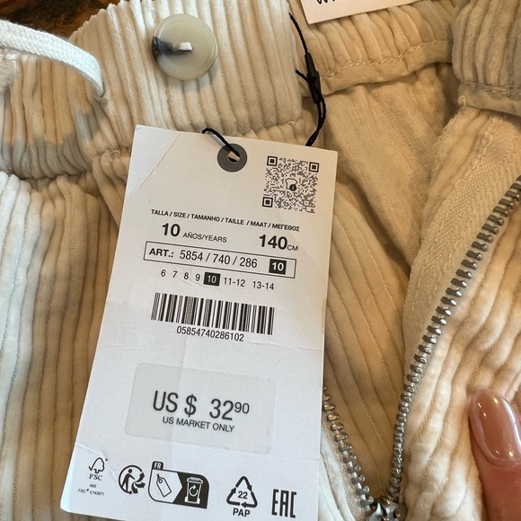 Zara kids corduroy midrise wide leg pants size 10, stretch,NWT, cream colored. - Picture 2 of 5